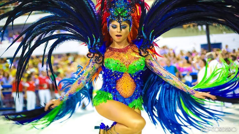 બ્રાઝિલમાં શરૂ થયો Rio Carnival, જશ્નમાં ડૂબ્યા લોકો, ઈકોનોમીને થશે 72000 કરોડનો ફાયદો બ્રાઝિલમાં શરૂ થયો Rio Carnival, જશ્નમાં ડૂબ્યા લોકો, ઈકોનોમીને થશે 72000 કરોડનો ફાયદો