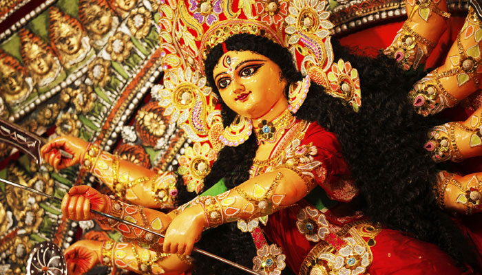 નવરાત્રી : રોજ ગવાતી આદ્યા શક્તિ આરતીના અર્થમાં છુપાયેલા રહસ્યો, શું તમે જાણો છો? નવરાત્રી : રોજ ગવાતી આદ્યા શક્તિ આરતીના અર્થમાં છુપાયેલા રહસ્યો, શું તમે જાણો છો?