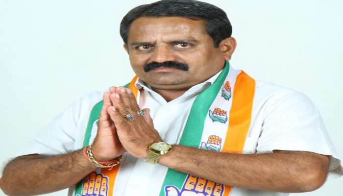 રાજકોટ જિલ્લા પંચાયતના સભ્ય કિશોર પાદરિયા 2 લાખની લાંચ લેતા ઝડપાયા રાજકોટ જિલ્લા પંચાયતના સભ્ય કિશોર પાદરિયા 2 લાખની લાંચ લેતા ઝડપાયા