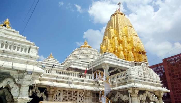 અંબાજી ભાદરવી પૂનમ મેળો 2018: ભક્તો માટે મા અંબાની આરતીમાં થયો ફેરફાર અંબાજી ભાદરવી પૂનમ મેળો 2018: ભક્તો માટે મા અંબાની આરતીમાં થયો ફેરફાર