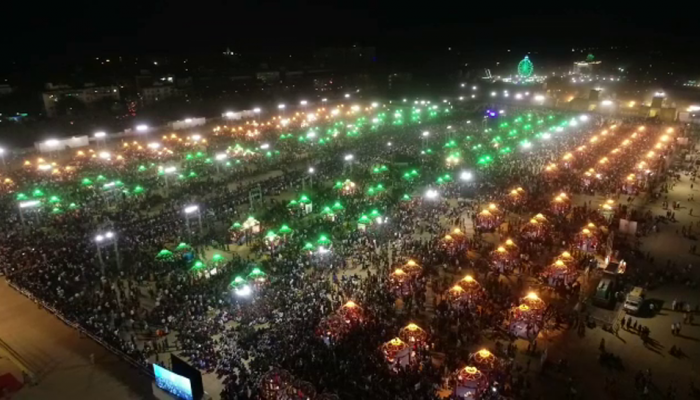 પિતા વગરની 281 દીકરીઓનું કન્યાદાન કરાયું, ભાવનગર અનોખો સમૂહ લગ્ન યોજાયો પિતા વગરની 281 દીકરીઓનું કન્યાદાન કરાયું, ભાવનગર અનોખો સમૂહ લગ્ન યોજાયો