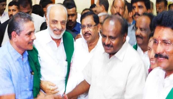 ಇಂದು ಸಮ್ಮಿಶ್ರ ಸರ್ಕಾರದ ಚೊಚ್ಚಲ ಬಜೆಟ್ ಇಂದು ಸಮ್ಮಿಶ್ರ ಸರ್ಕಾರದ ಚೊಚ್ಚಲ ಬಜೆಟ್