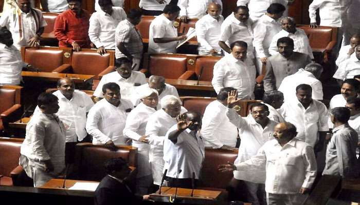 ನಿವಾರಣೆಯಾಗುತ್ತಾ ಕಾಂಗ್ರೆಸ್ -ಜೆಡಿಎಸ್ ಸಮ್ಮಿಶ್ರ ಸರ್ಕಾರದ ಕಂಟಕ? ನಿವಾರಣೆಯಾಗುತ್ತಾ ಕಾಂಗ್ರೆಸ್ -ಜೆಡಿಎಸ್ ಸಮ್ಮಿಶ್ರ ಸರ್ಕಾರದ ಕಂಟಕ?