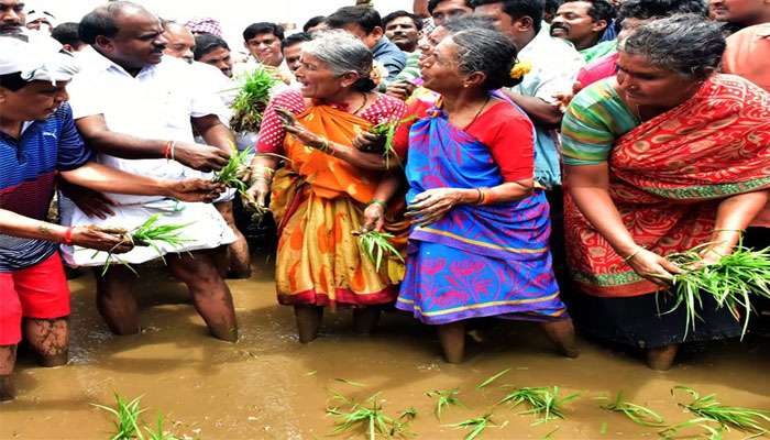 ಬೀದರ್'ನಲ್ಲಿಂದು ಮುಖ್ಯಮಂತ್ರಿಗಳ ಮೊದಲ ʼರೈತ ಸ್ಪಂದನʼ ಬೀದರ್'ನಲ್ಲಿಂದು ಮುಖ್ಯಮಂತ್ರಿಗಳ ಮೊದಲ ʼರೈತ ಸ್ಪಂದನʼ