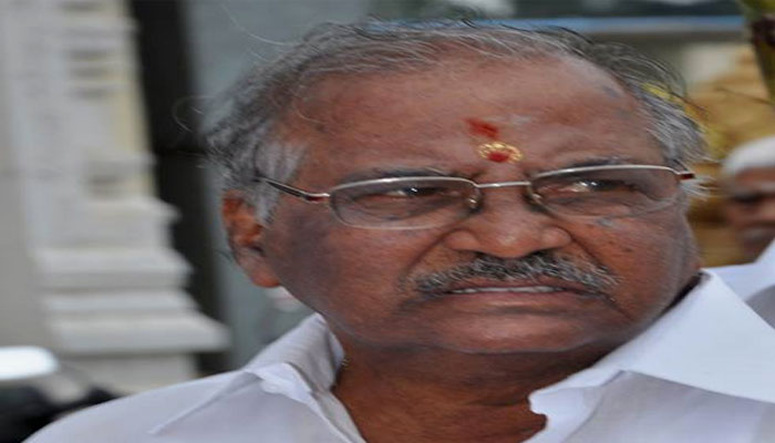 அதிமுகவிலிருந்து சசிகலாவை மதுசூதனன் நீக்கினார் அதிமுகவிலிருந்து சசிகலாவை மதுசூதனன் நீக்கினார்