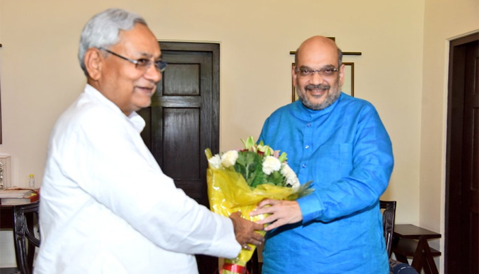 நிதிஷ் குமாருக்கு அழைப்பு விடுத்த அமித் ஷா!! நிதிஷ் குமாருக்கு அழைப்பு விடுத்த அமித் ஷா!!