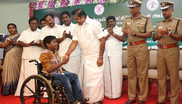 தென்மண்டல துப்பாக்கிசுடும் போட்டி: பதக்கங்களை வழங்கினர் முதல்வர்! தென்மண்டல துப்பாக்கிசுடும் போட்டி: பதக்கங்களை வழங்கினர் முதல்வர்!