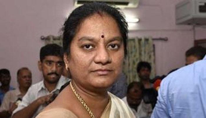 பதவியை ராஜினாமா செய்ய மாட்டேன் :சசிகலாபுஷ்பா பேட்டி பதவியை ராஜினாமா செய்ய மாட்டேன் :சசிகலாபுஷ்பா பேட்டி