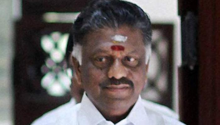டிஜிபி ராஜேந்திரனுடன் முதல்வர் ஓபிஎஸ் ஆலோசனை டிஜிபி ராஜேந்திரனுடன் முதல்வர் ஓபிஎஸ் ஆலோசனை