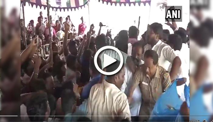 வீடியோ: அனிதாவிற்காக குழுமூர் ஊர் பொதுமக்கள் ஆர்ப்பாட்டம்! வீடியோ: அனிதாவிற்காக குழுமூர் ஊர் பொதுமக்கள் ஆர்ப்பாட்டம்!