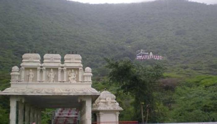 சர்ச்சையில் மதுரை கோவில் திருவிழா: கலெக்டர் உத்தரவு! சர்ச்சையில் மதுரை கோவில் திருவிழா: கலெக்டர் உத்தரவு!