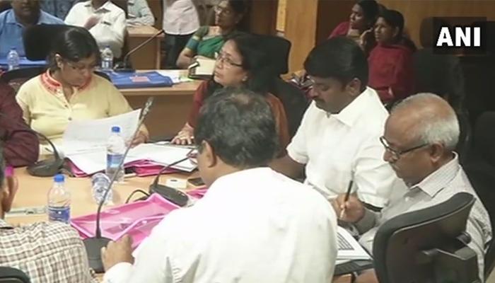 டெங்கு வழக்குகளை மீளாய்வு செய்ய 5 பேர் கொண்ட குழு! டெங்கு வழக்குகளை மீளாய்வு செய்ய 5 பேர் கொண்ட குழு!