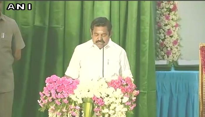 தமிழக காவல்துறையில் 4 திருநங்கைகளுக்கு பணி வாய்ப்பு! தமிழக காவல்துறையில் 4 திருநங்கைகளுக்கு பணி வாய்ப்பு!