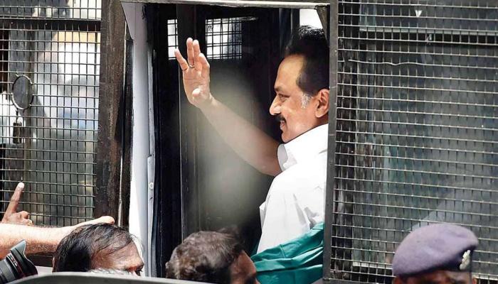 #CauveryIssue: துரோகத்துக்குத் துணைபோன அதிமுக -MK ஸ்டாலின்! #CauveryIssue: துரோகத்துக்குத் துணைபோன அதிமுக -MK ஸ்டாலின்!