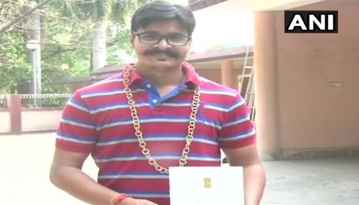 ட்விட்டில் மாணவன் கேட்ட பரிசை அனுப்பி அதிர்ச்சியளித்த மோடி! ட்விட்டில் மாணவன் கேட்ட பரிசை அனுப்பி அதிர்ச்சியளித்த மோடி!