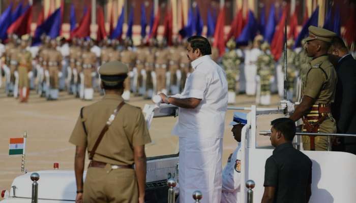 சுதந்திர தினம்: 15 காவல் அதிகாரிகளுக்கு பதக்கம்! முழு பட்டியல் உள்ளே சுதந்திர தினம்: 15 காவல் அதிகாரிகளுக்கு பதக்கம்! முழு பட்டியல் உள்ளே