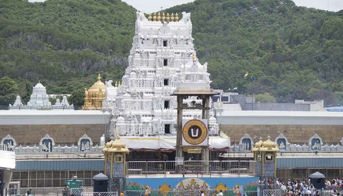 திருப்பதி கோவிலில் VIP தரிசனம் இல்லை; அதிரடி அறிவிப்பு! திருப்பதி கோவிலில் VIP தரிசனம் இல்லை; அதிரடி அறிவிப்பு!