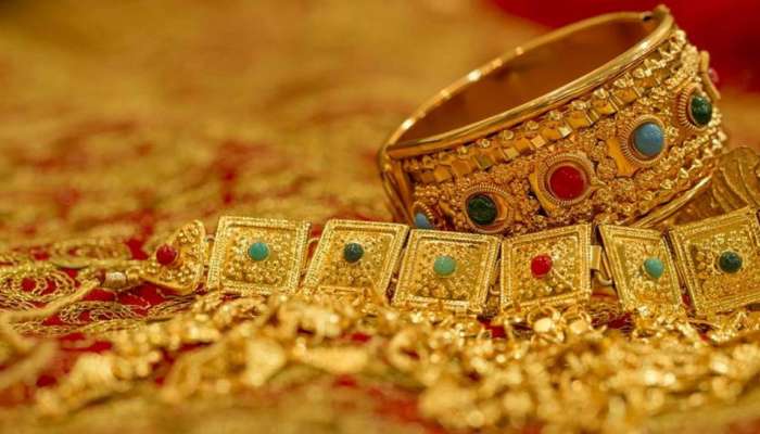 தங்கம் விலை கிராமிற்கு ₹4 உயர்வு, வெள்ளி 5 காசுகள்! தங்கம் விலை கிராமிற்கு ₹4 உயர்வு, வெள்ளி 5 காசுகள்!