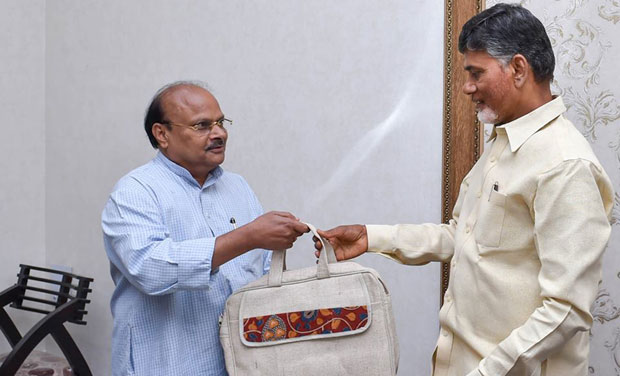 ఏపీ బడ్జెట్ 2018లో కేటాయింపులివే..! ఏపీ బడ్జెట్ 2018లో కేటాయింపులివే..!