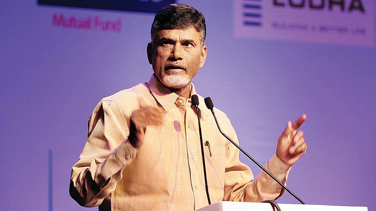 బీజేపీ ఎమ్మెల్యేలపై చంద్రబాబు ప్రశంసల వర్షం బీజేపీ ఎమ్మెల్యేలపై చంద్రబాబు ప్రశంసల వర్షం