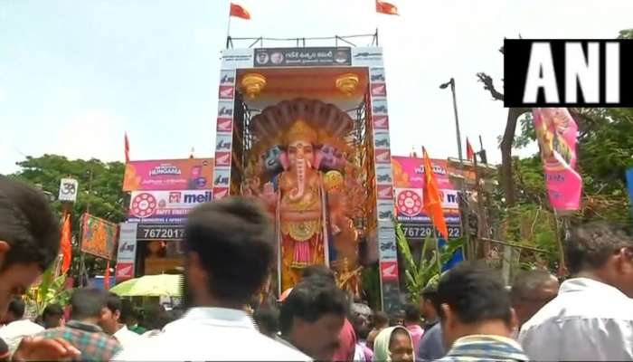 నిమజ్జనానికి తరలిన ఖైరతాబాద్ మహాగణపతి నిమజ్జనానికి తరలిన ఖైరతాబాద్ మహాగణపతి